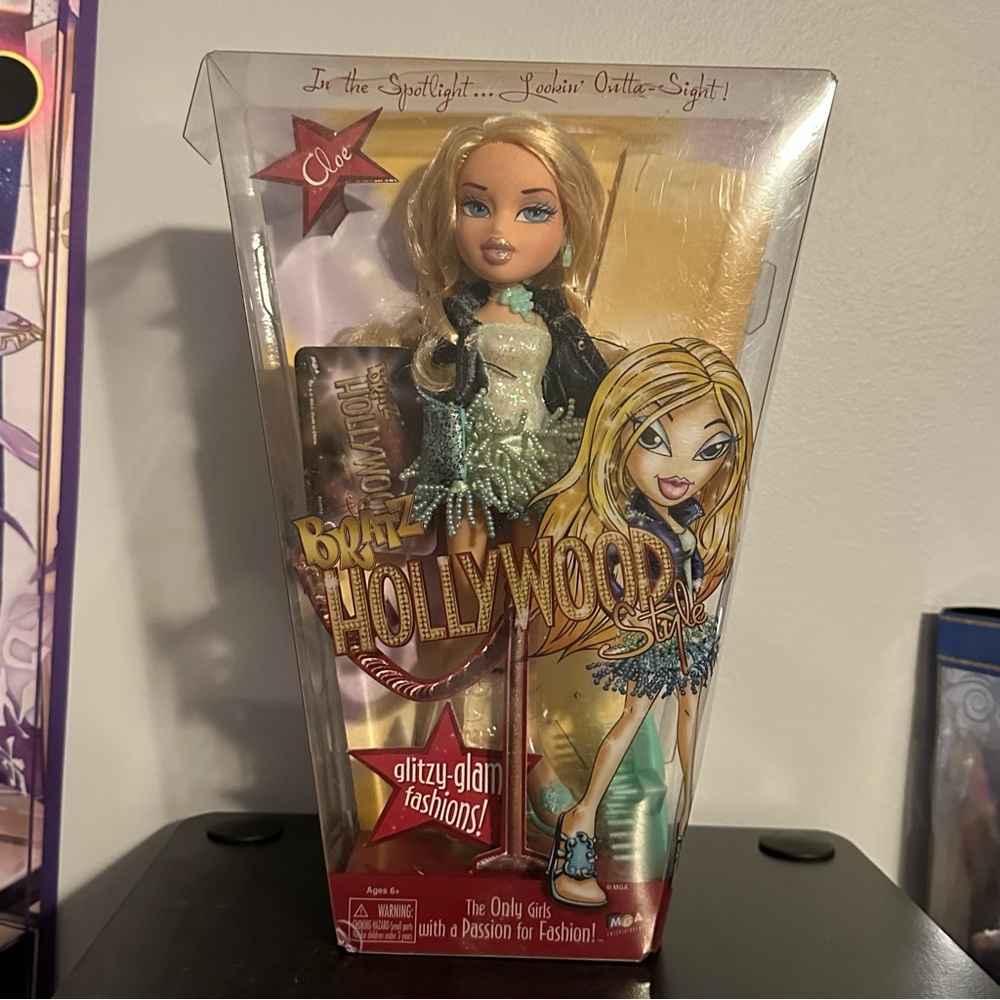 Vintage MIB Bratz Doll Cloe Hollywood Style Doll with Blue and Silver Outfit